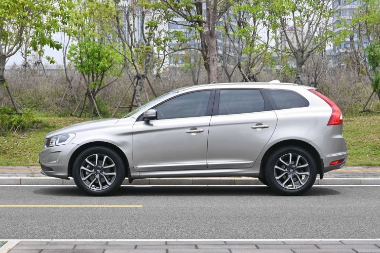 Used Volvo XC60 2016 T5 AWD Smart Drive Edition Exterior 3