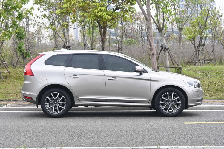 Used Volvo XC60 2016 T5 AWD Smart Drive Edition Exterior 4