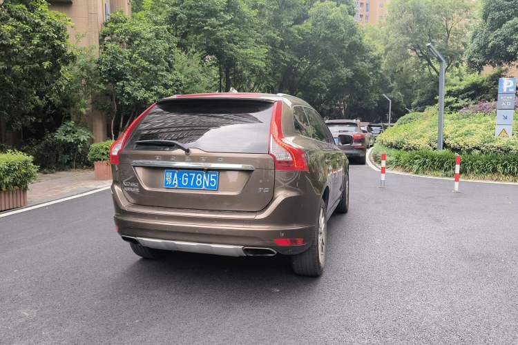 Used Volvo XC60 2016 T5 Smart Upgrade Model Exterior 4
