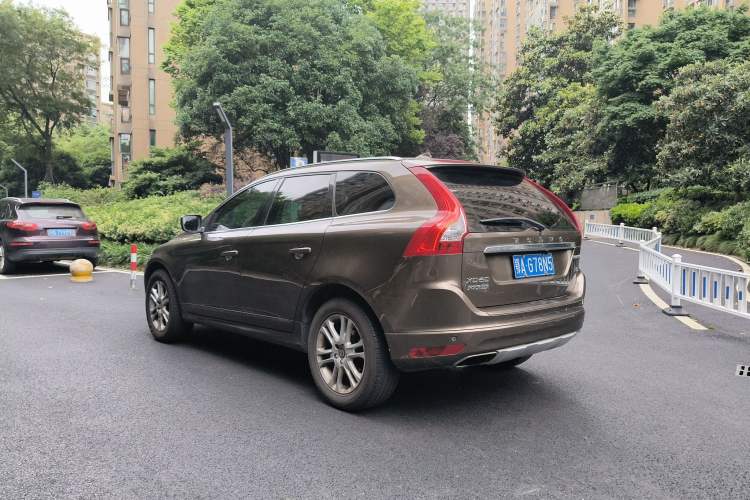 Used Volvo XC60 2016 T5 Smart Upgrade Model Exterior 6