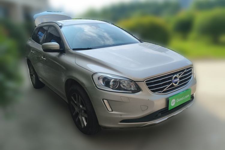 Used Volvo XC60 2016 T5 Smart Upgrade Model Front Right 45 Deg