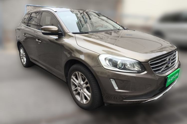 Used Volvo XC60 2016 T5 Smart Version Front Right 45 Deg