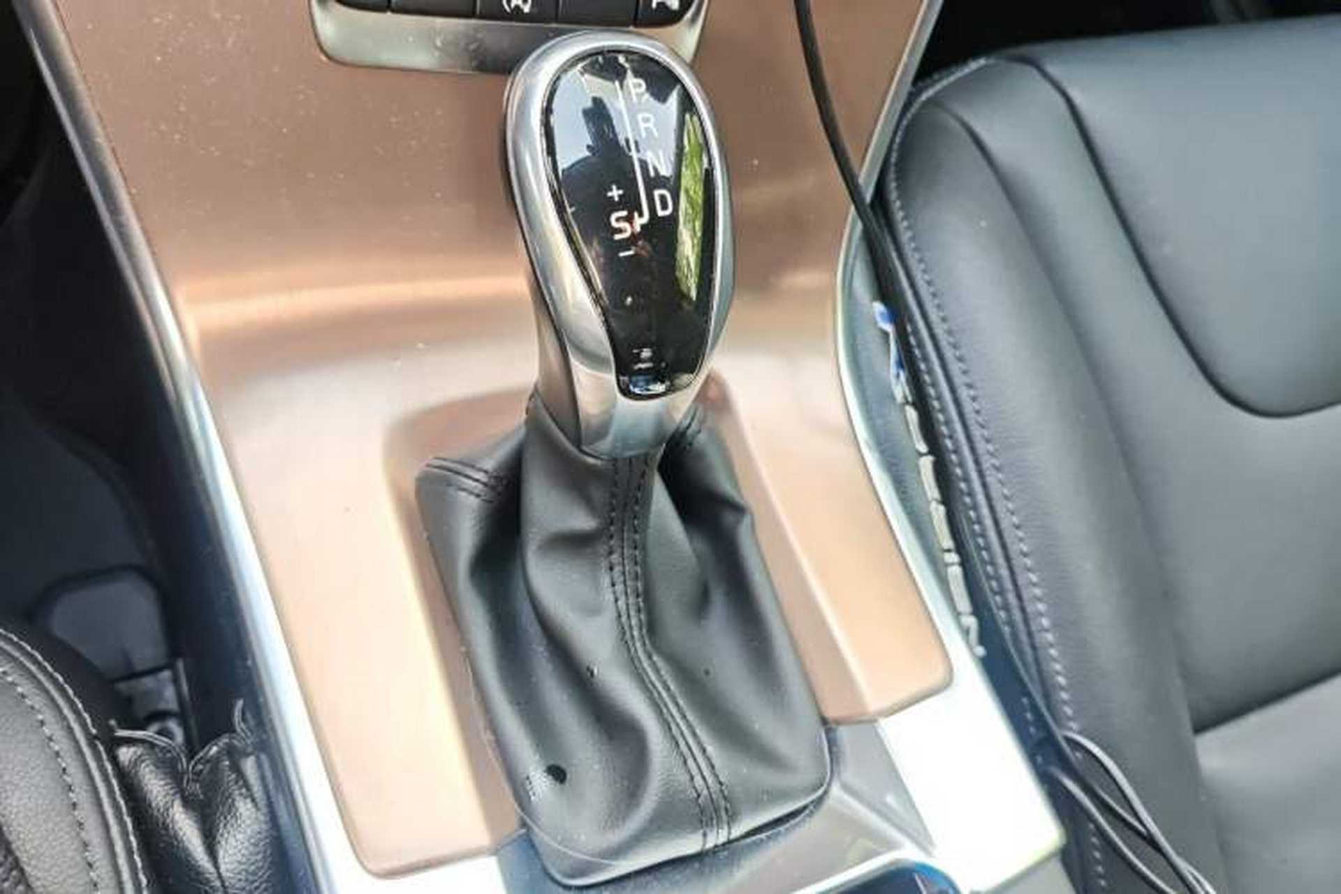 Used Volvo XC60 2016 T5 Smart Upgrade Model Gear Lever