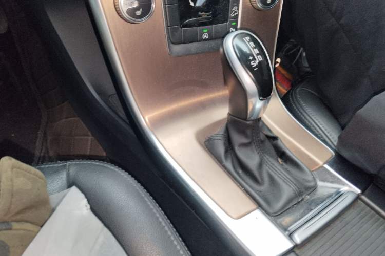 Used Volvo XC60 2016 T5 Smart Upgrade Model Gear Lever