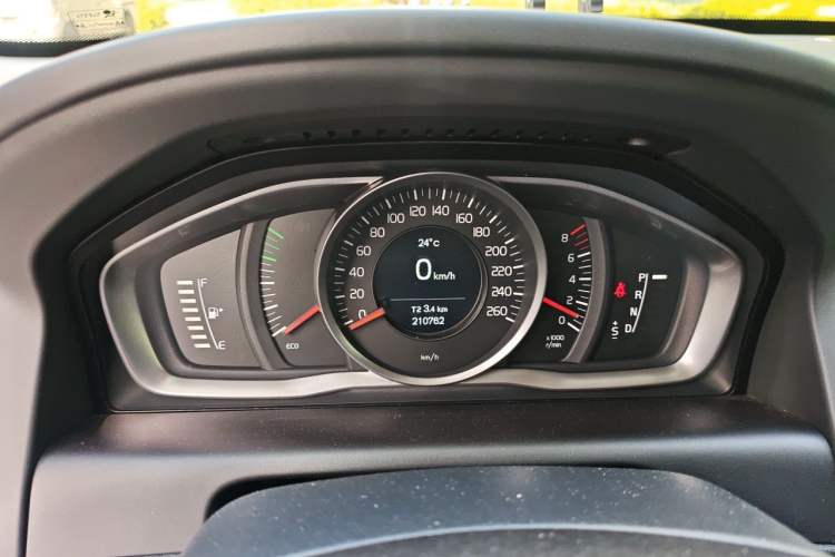 Used Volvo XC60 2016 T5 Smart Upgrade Model Instrument Cluster