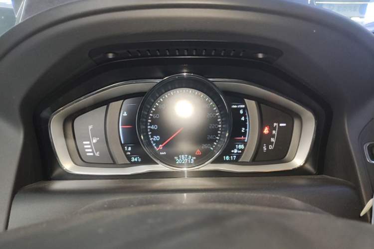 Used Volvo XC60 2016 T5 Smart Version Instrument Cluster