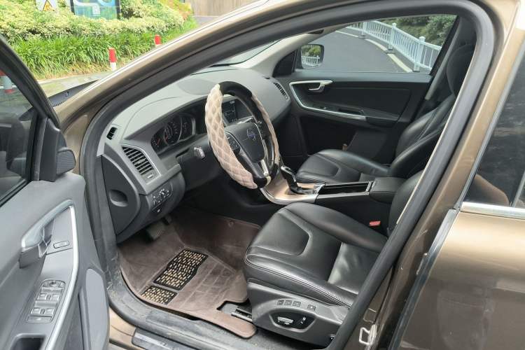 Used Volvo XC60 2016 T5 Smart Upgrade Model Interior 1