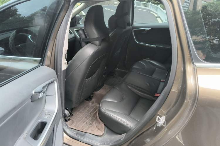 Used Volvo XC60 2016 T5 Smart Upgrade Model Interior 2