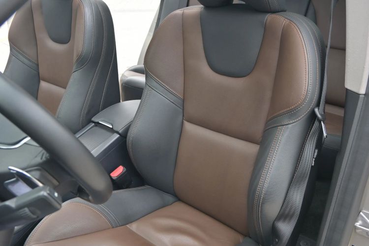 Used Volvo XC60 2016 T5 AWD Smart Drive Edition Interior 5
