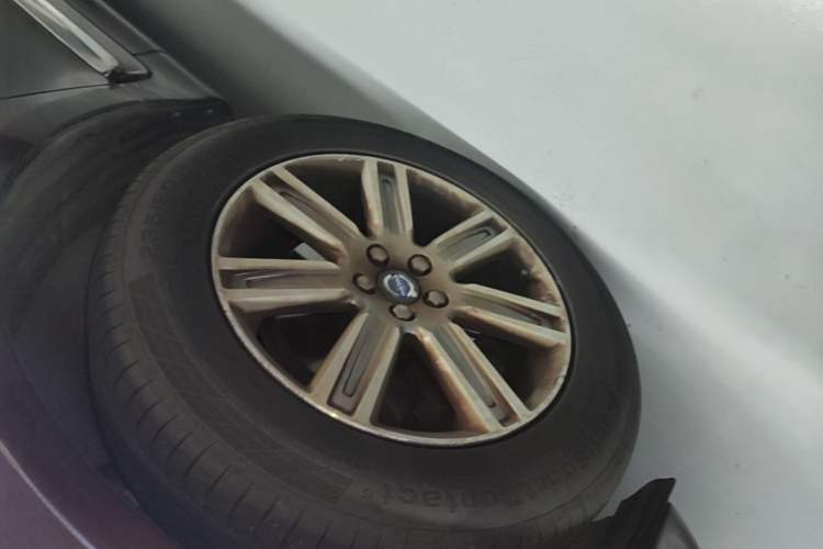 Used Volvo XC60 2016 T5 Smart Version Left Front Wheel Hub