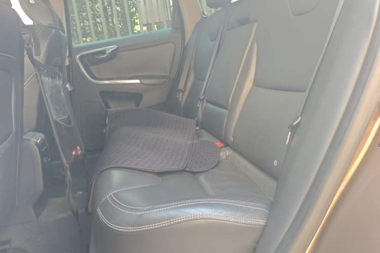 Used Volvo XC60 2016 T5 AWD Zhiyuan Edition Left Rear Seat
