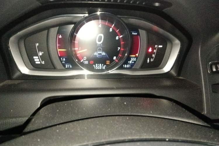 Used Volvo XC60 2016 T5 AWD Zhiyuan Edition Odometer Close Up