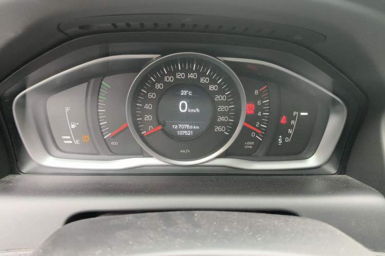 Used Volvo XC60 2016 T5 Smart Upgrade Model Odometer Close Up