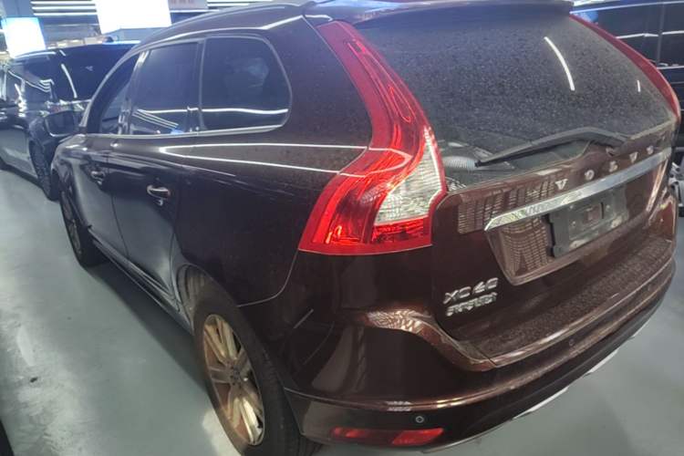 Used Volvo XC60 2016 T5 Smart Version Rear Left 45 Deg