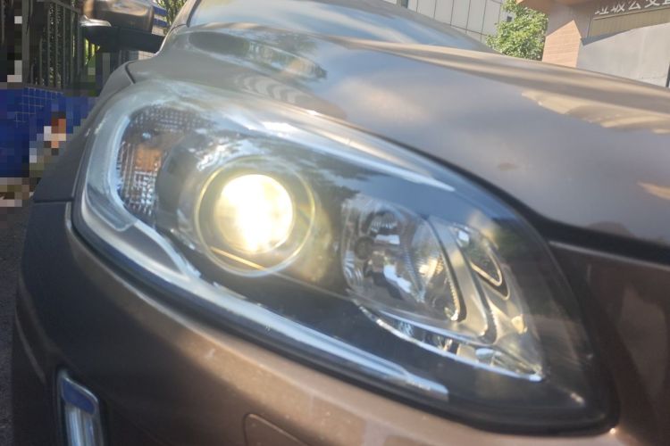 Used Volvo XC60 2016 T5 AWD Zhiyuan Edition Right Front Headlight