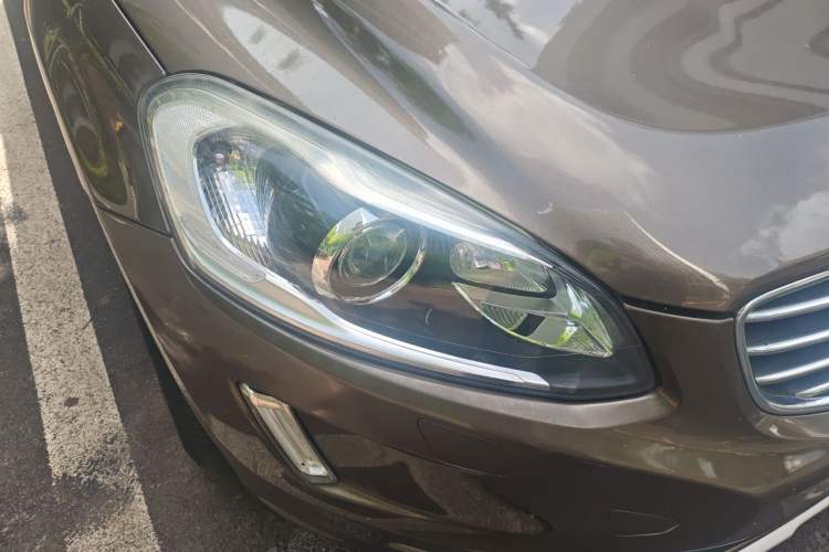 Used Volvo XC60 2016 T5 Smart Upgrade Model Right Front Headlight