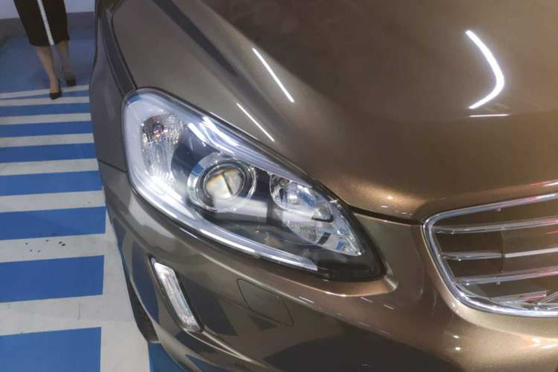 Used Volvo XC60 2016 T5 AWD Zhiyuan Edition Right Front Headlight