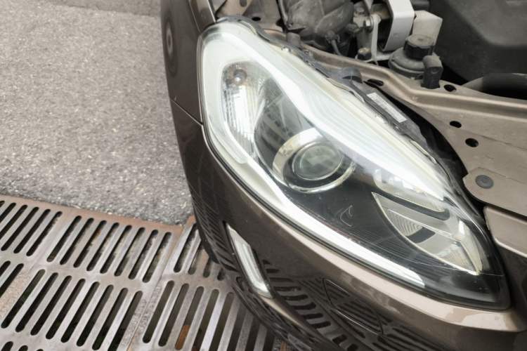 Used Volvo XC60 2016 T5 Smart Version Right Front Headlight