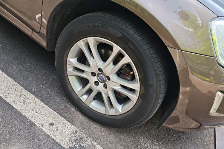 Used Volvo XC60 2016 T5 Smart Upgrade Model Right Front Wheel Hub