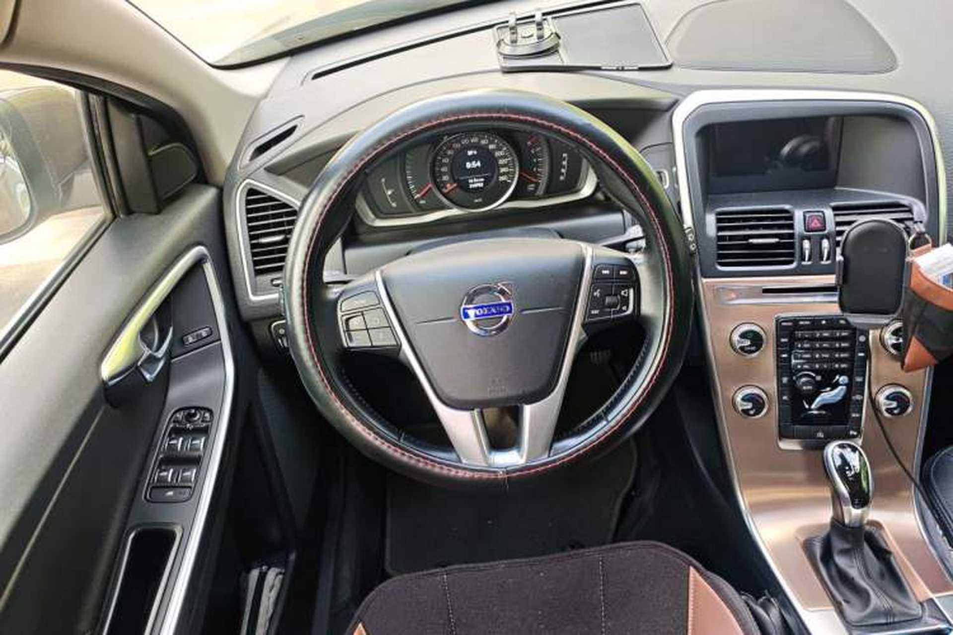 Used Volvo XC60 2016 T5 Smart Upgrade Model Steering Wheel
