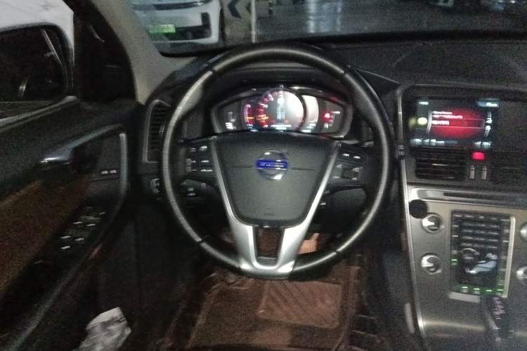 Used Volvo XC60 2016 T5 AWD Zhiyuan Edition Steering Wheel