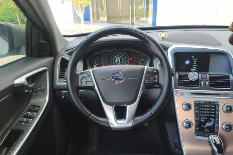 Used Volvo XC60 2016 T5 Smart Upgrade Model Steering Wheel