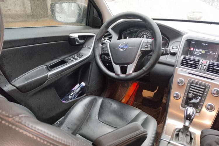 Used Volvo XC60 2016 T5 Smart Upgrade Model Steering Wheel