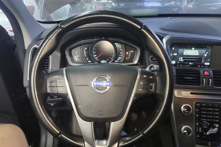 Used Volvo XC60 2016 T5 Smart Version Steering Wheel