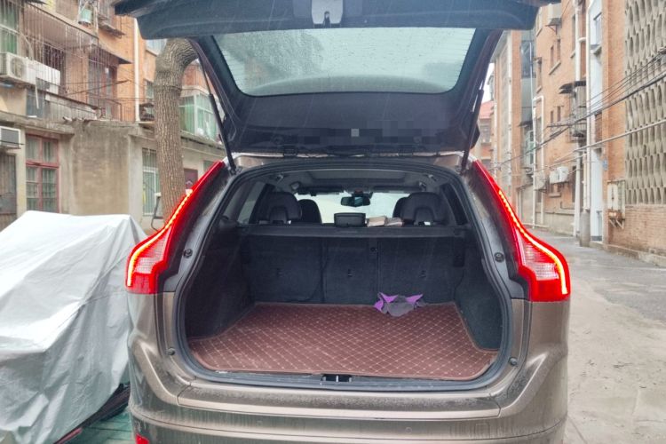 Used Volvo XC60 2016 T5 Smart Upgrade Model Trunk