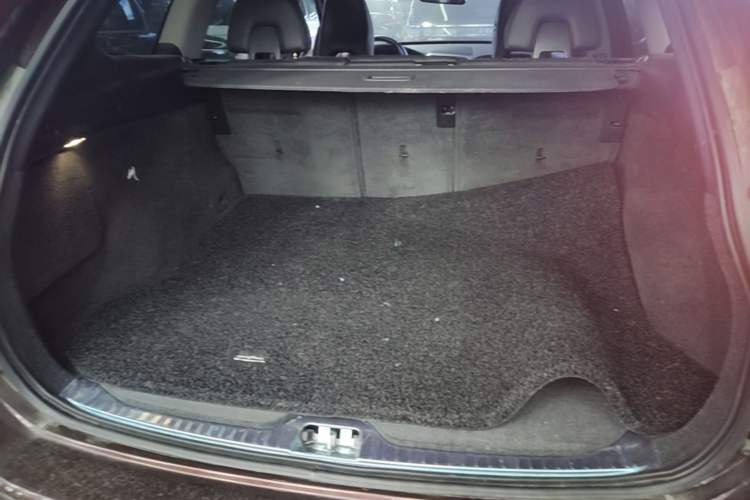 Used Volvo XC60 2016 T5 Smart Version Trunk