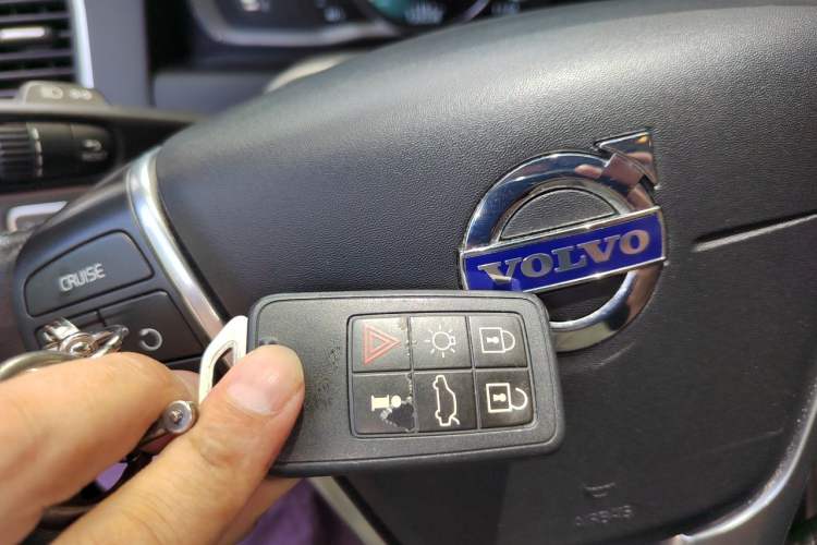 Used Volvo XC60 2016 T5 Smart Version Vehicle Key