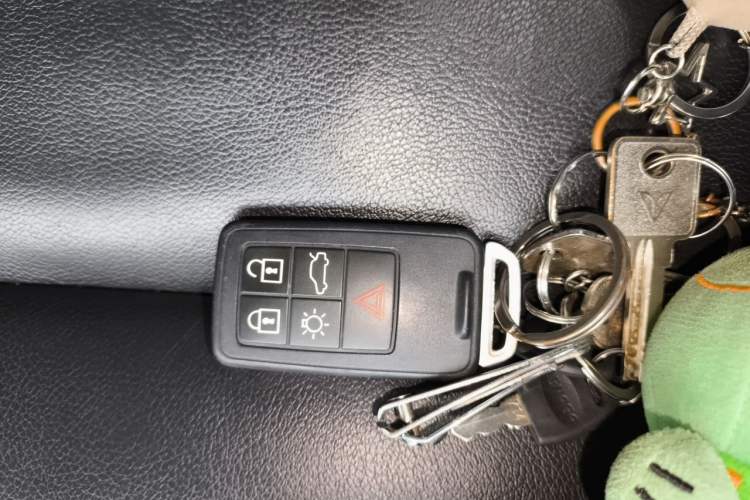 Used Volvo XC60 2016 T5 Smart Version Vehicle Key
