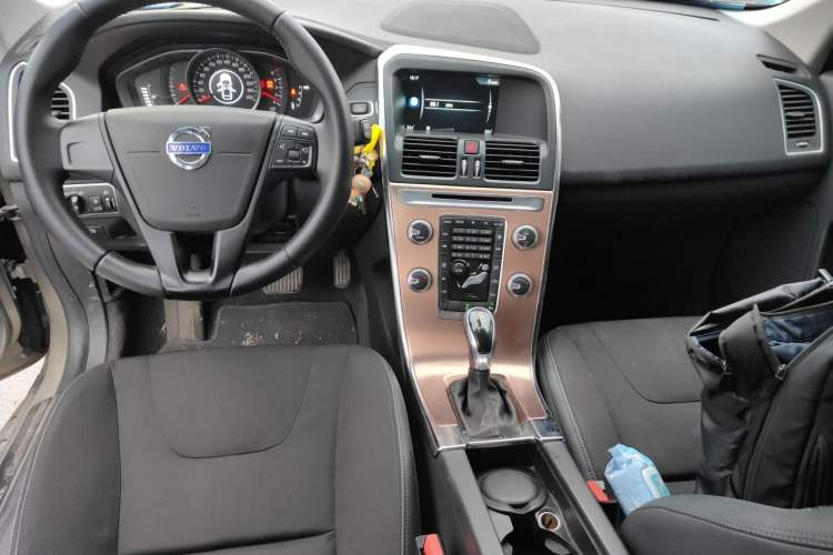 Used Volvo XC60 2016 T5 Smart Drive Edition Center Console