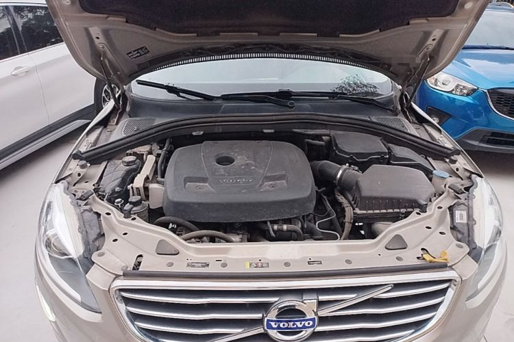 Used Volvo XC60 2016 T5 Smart Version Engine Bay