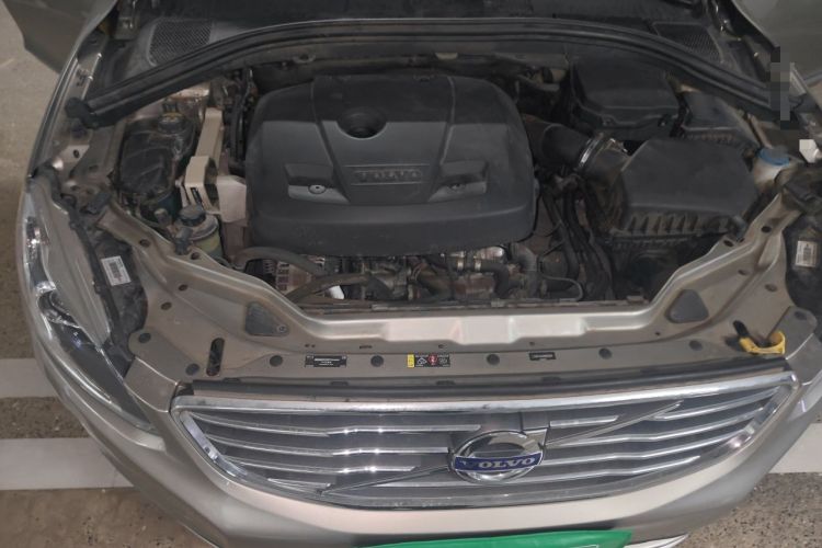 Used Volvo XC60 2016 T5 Smart Version Engine Bay