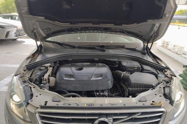 Used Volvo XC60 2016 T5 Smart Upgrade Model Engine Bay