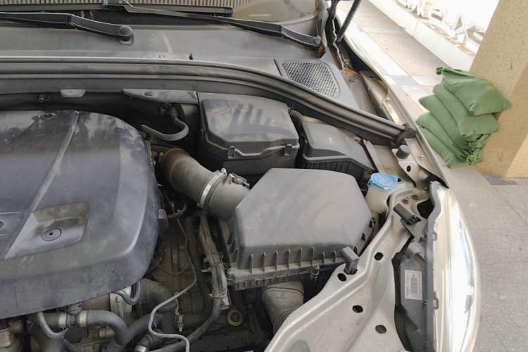 Used Volvo XC60 2016 T5 Smart Upgrade Model Engine Bay Left