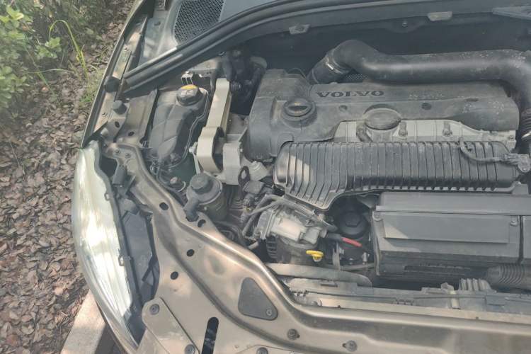 Used Volvo XC60 2016 T5 AWD Zhiyuan Edition Engine Bay Right