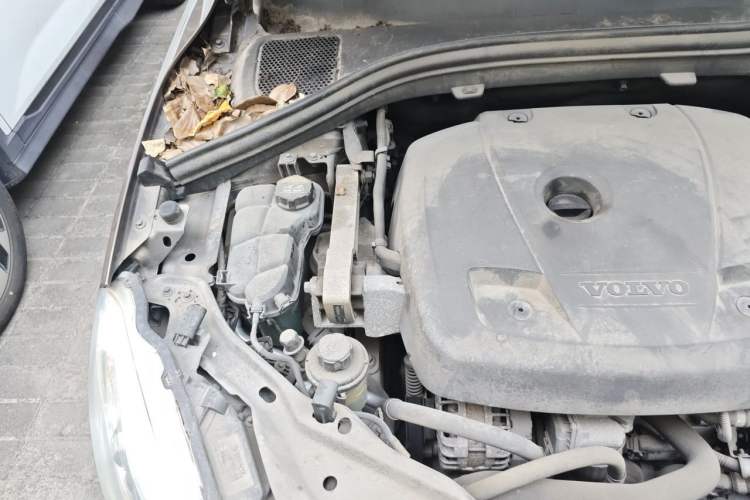 Used Volvo XC60 2016 T5 Smart Drive Edition Engine Bay Right