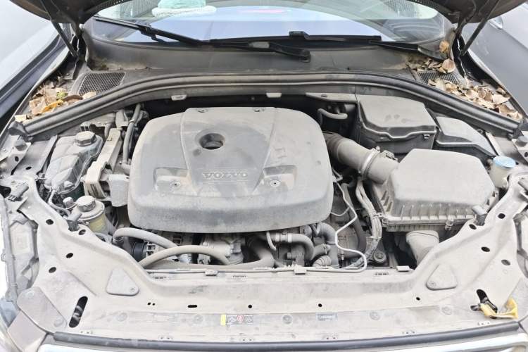 Used Volvo XC60 2016 T5 Smart Drive Edition Engine Bay