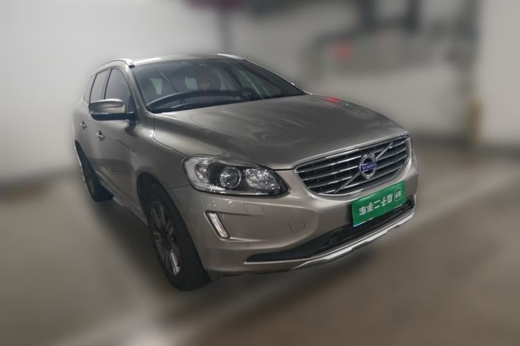 Used Volvo XC60 2016 T5 Smart Version Front Right 45 Deg