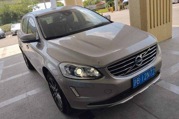 Used Volvo XC60 2016 T5 Smart Upgrade Model Front Right 45 Deg