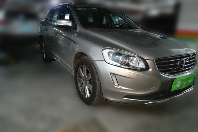 Used Volvo XC60 2016 T5 Smart Version Front Right 45 Deg