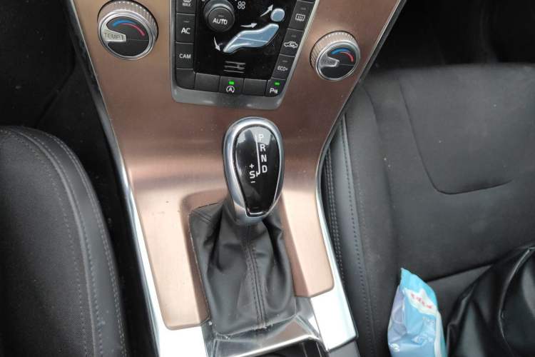 Used Volvo XC60 2016 T5 Smart Drive Edition Gear Lever