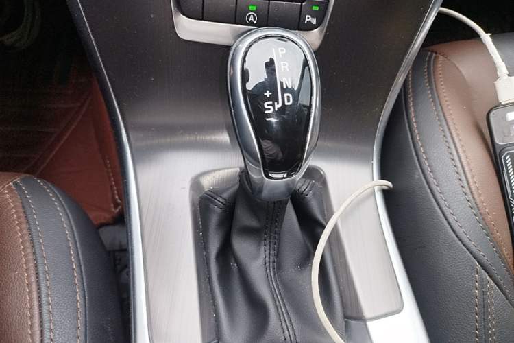 Used Volvo XC60 2016 T5 Smart Version Gear Lever