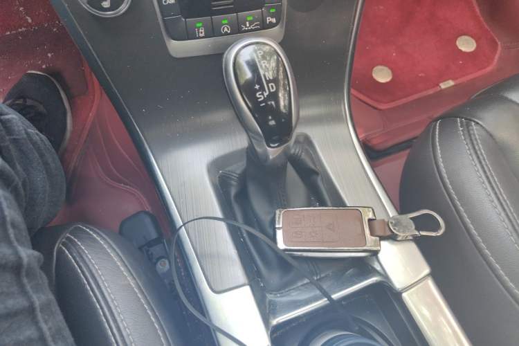 Used Volvo XC60 2016 T5 AWD Zhiyuan Edition Gear Lever