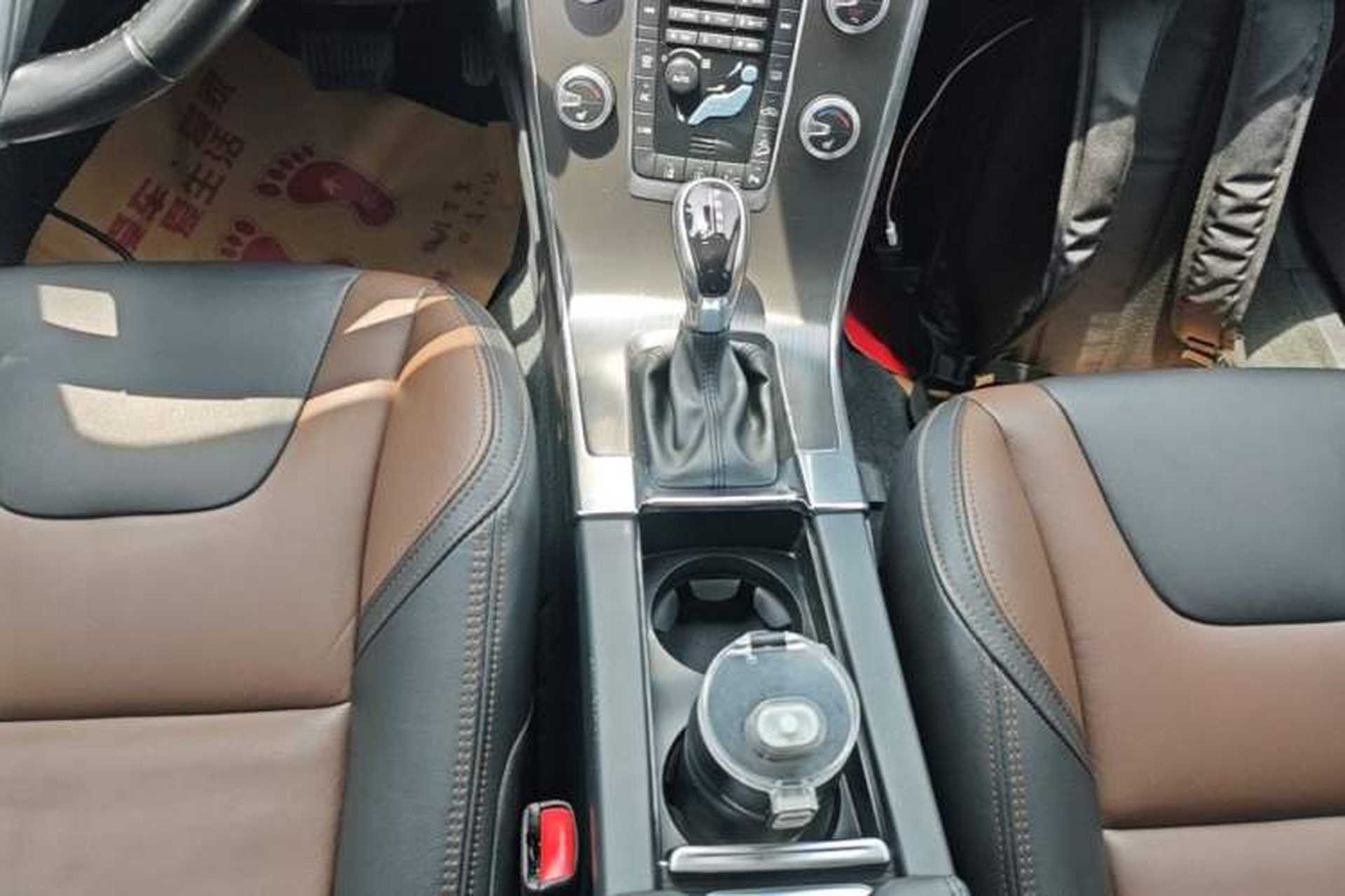 Used Volvo XC60 2016 T5 AWD Smart Drive Edition Gear Lever
