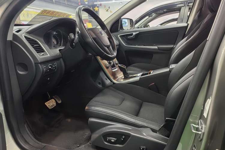 Used Volvo XC60 2016 T5 Smart Drive Edition Interior 2