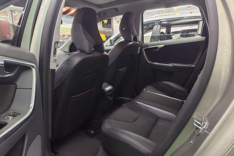 Used Volvo XC60 2016 T5 Smart Drive Edition Interior 3