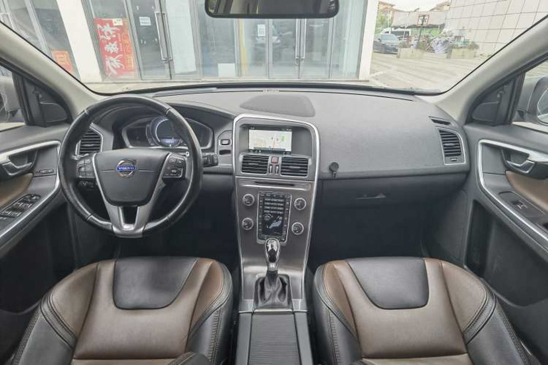 Used Volvo XC60 2016 T5 AWD Smart Drive Edition Interior 6